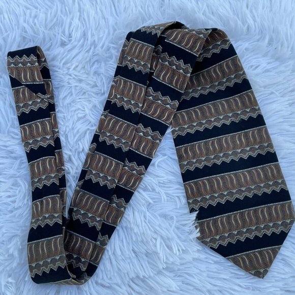 Geoffrey Beene Men Tie 100% Silk Neck Tie Classic Ties Made in USA - Picture 2 of 12